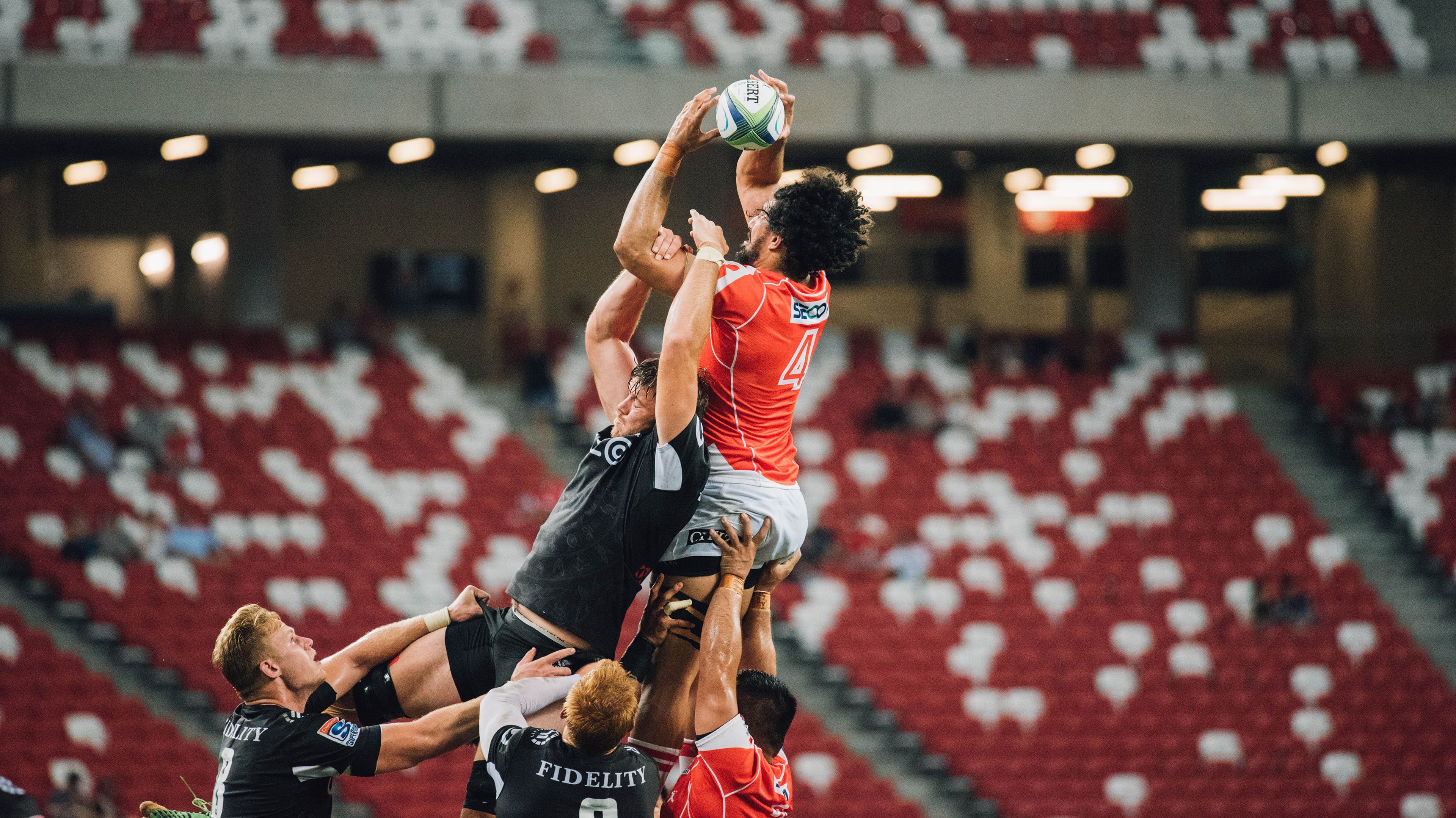 NBA雷霆队球员华莱士致敬老将威斯布鲁克,雷霆队教练布鲁克斯